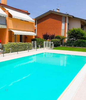 Nuova casa al lago con piscina